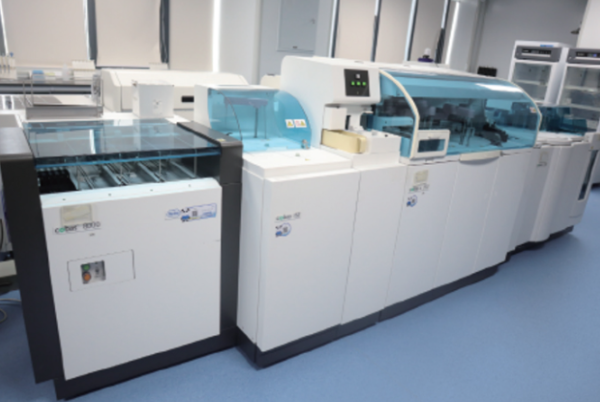 alat pemeriksaan menyeluruh biokimia dan imunologi otomatis dari roche, jerman